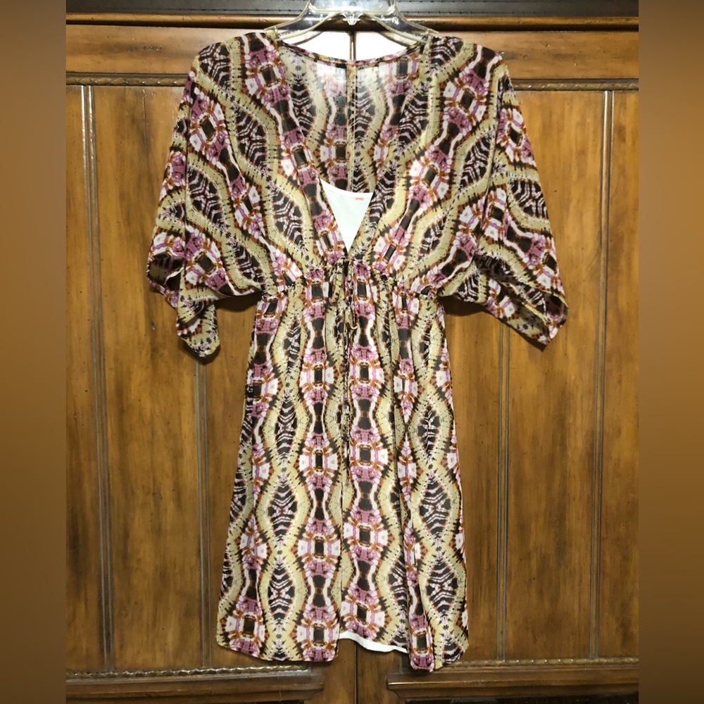 Cool, Summer Dress with white, liner. Size: Small. Smoke-free environment.